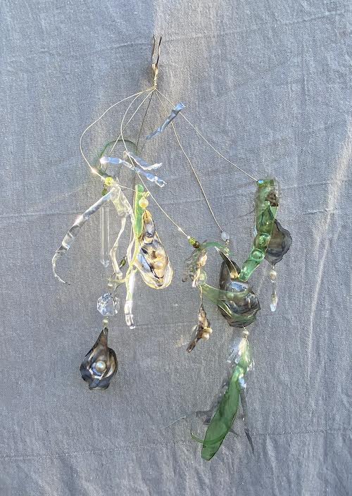 Large Oyster + seaweed  hanging